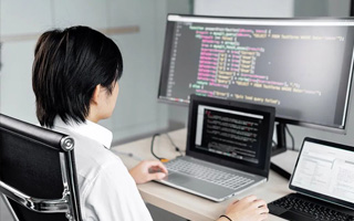 荣成 ,php声明和调用变量的符号是什么？